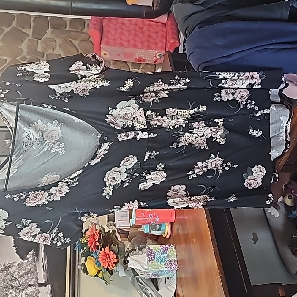 Stretchy Torrid shirt